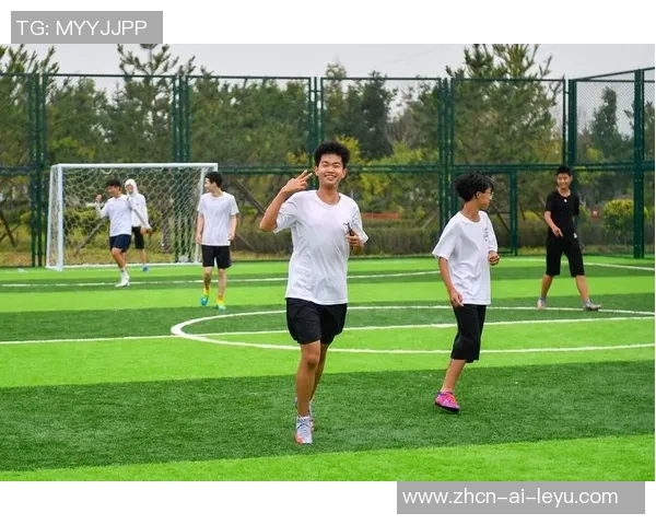 广州高校足球联赛精彩纷呈学子们在绿茵场上挥洒青春热血与梦想